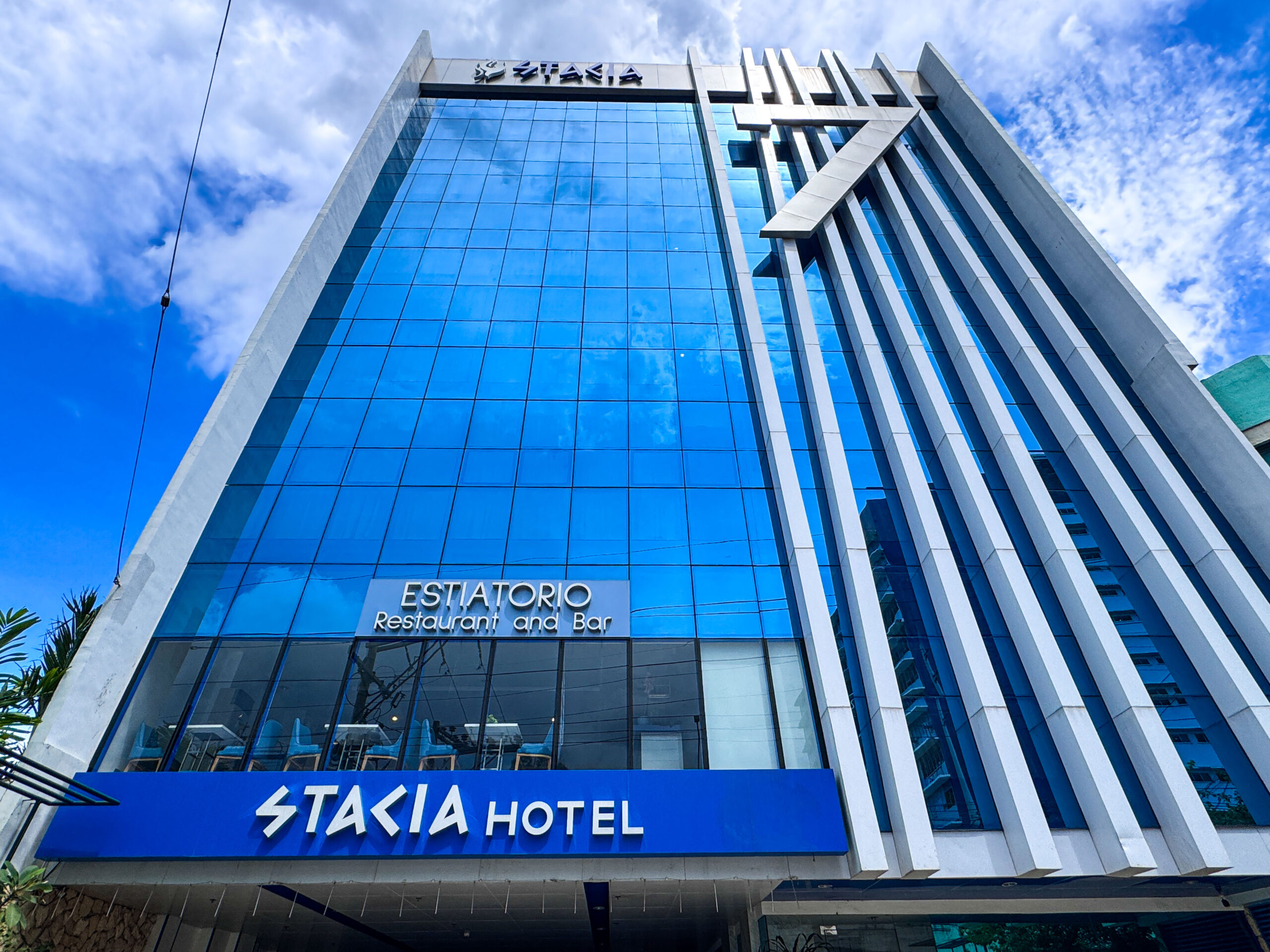 Stacia Hotel ロビー